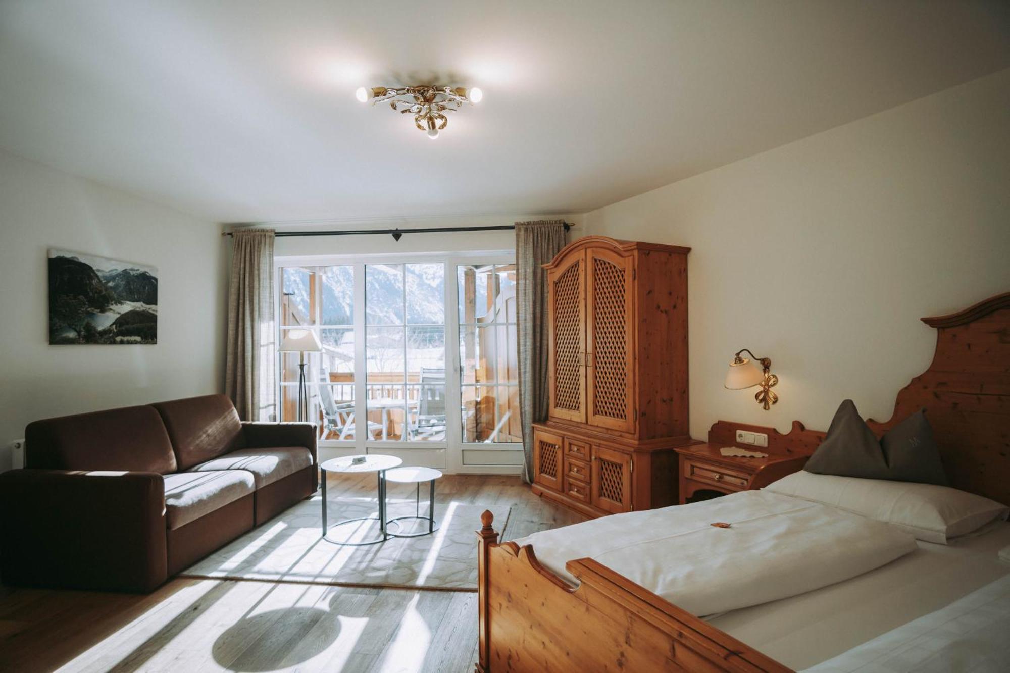 Mons Suites Wine Passion Tannheim Exteriér fotografie